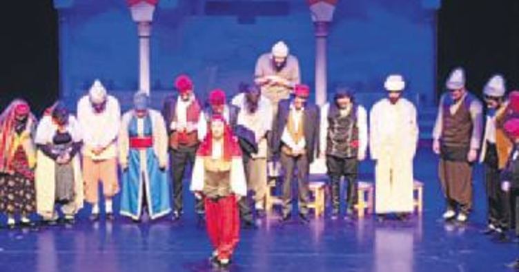 Boğaz komedisi tiyatro sahnesinde