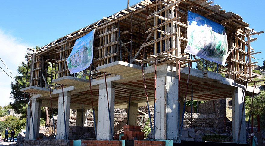 Dünya mirası Assos’ta inşaat bilmecesi