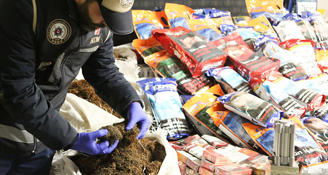 1 milyon değerinde kaçak tütün ve malzemesi ele geçirildi