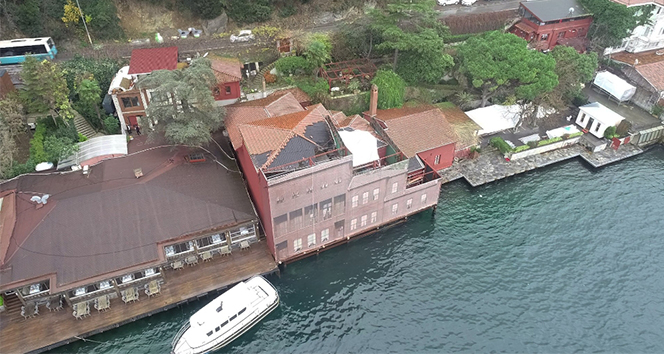 Gemi çarpan yalının son hali havadan görüntülendi