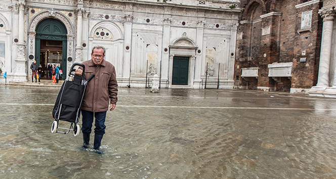 Venedik yine sular altında