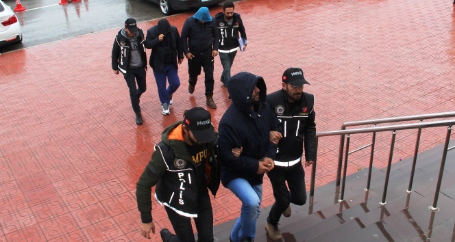 Yılbaşı gecesi satacaklardı, yakalandılar