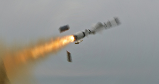 ABD Bağdat Büyükelçiliği yakınlarına 5 füze düştü