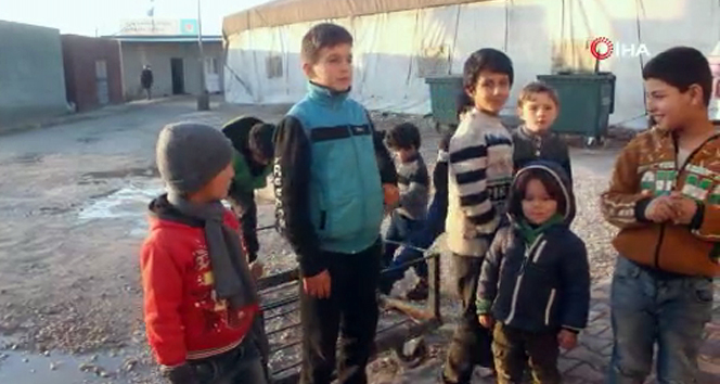 Korkuyla büyüyen Suriyeli çocukların yüzü oyun parkıyla güldü