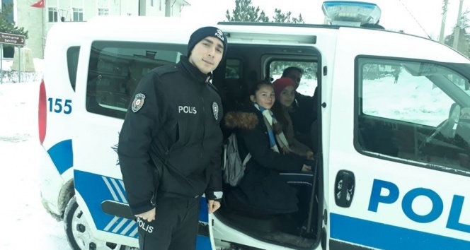 Polis ekipleri yürekleri ısıttı