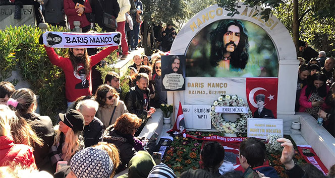 Barış Manço ölümünün 21. yılında mezarı başında anıldı