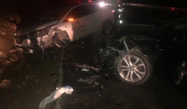 Bursa’da iki araç kafa kafaya çarpıştı 5 yaralı