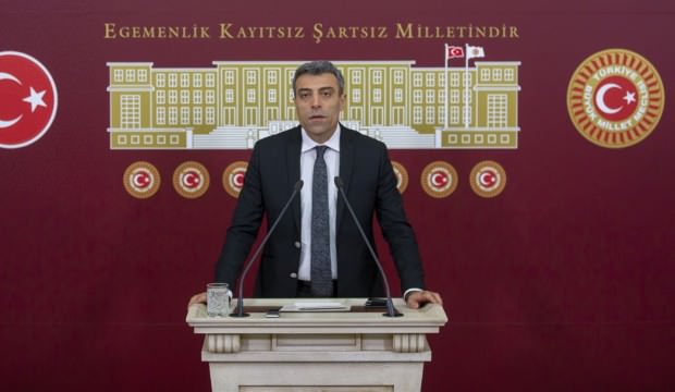 CHP’den ihraç edilen Öztürk Yılmaz, yeni partisini duyurdu