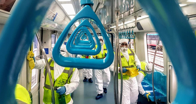 Günde 500 bin kişinin yolculuk ettiği Marmaray her gün tepeden tırnağa temizleniyor