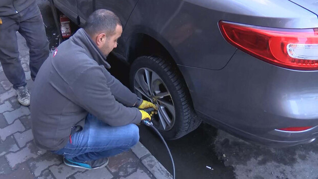 İstanbul’da kar yağışı haberi harekete geçirdi, yoğunluk oluştu!