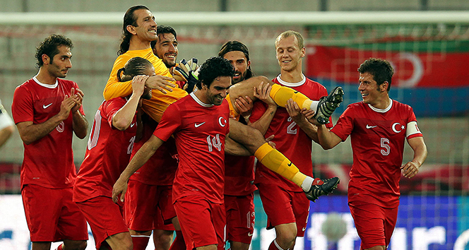 Eski milli futbolcu Rüştü Reçber’in koronavirüs testi pozitif çıktı