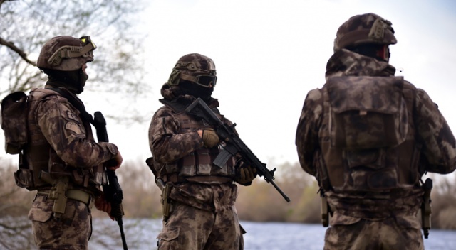 Özel Harekat Polisleri Meriç Nehri’ne indi, Yunan askerleri geri çekildi!
