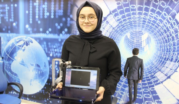 Babasının hastalığından etkilenip öyle bir şey keşfetti ki!