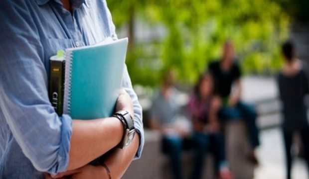 Bakan duyurdu! Burslar ödenecek, yurt ücreti alınmayacak!