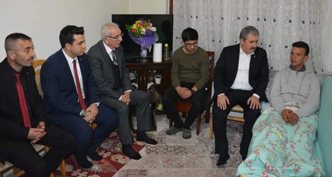 BBP Genel Başkanı Mustafa Destici, İdlib gazisini ziyaret etti