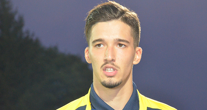 Altay Bayındır’dan anlamlı hareket