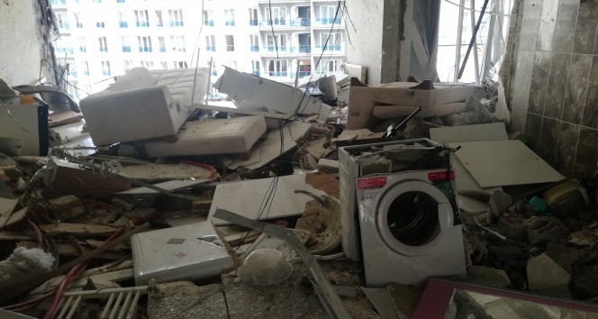 Esenyurt’ta patlamanın meydana geldiği daire, harabeye döndü