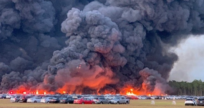 3 bin 500 araç alev alev yandı