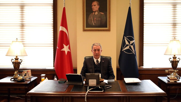 Bakan Akar’dan kritik görüşme