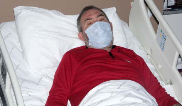 Doktorların umudunu kestiği korona hastası alkışlarla taburcu oldu