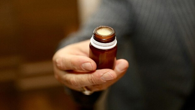 Kilosu 7 bin lira! Arı sütü sağımı başladı