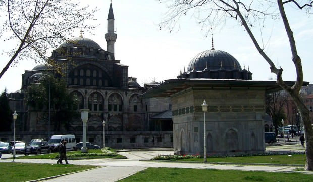 Koronavirüsü fırsat bilen hırsızlar tarihi medresenin kubbesini soydular