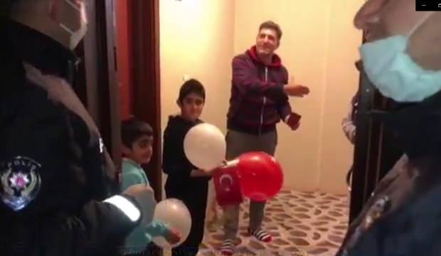 Minik Hamza 155’i arayarak Türk Bayrağı İstedi
