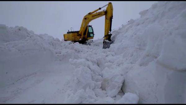 Muş’da, Nisan ayında 7 metrelik kar yağdı