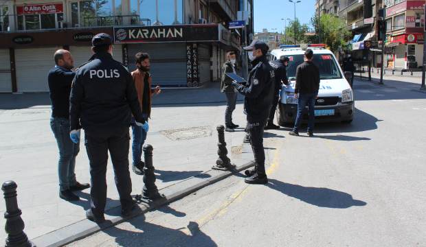 Polisten sosyal mesafeli ceza