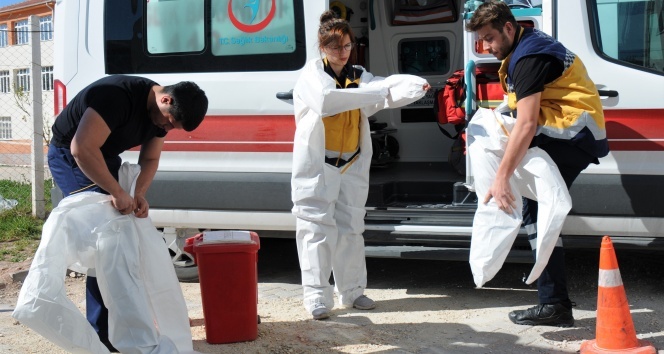 Sağlıkçılar ve ambulanslar virüsten böyle korunuyor