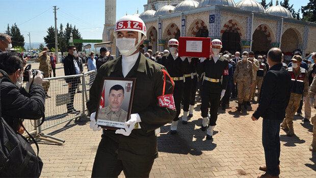 Şehit er Ahmet İnce son yolculuğuna uğurlandı