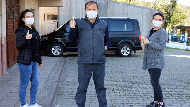 Selda hemşire, babası corona virüs tedavisi görürken şifa dağıtmaya devam etti