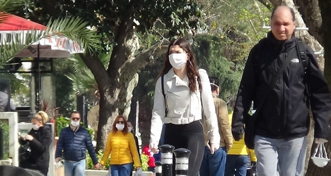 Bağdat Caddesi’nde insan kalabalığı pes dedirtti