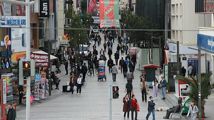 Coronavirüsü vaka sayısında 2. olan İzmir’de şoke eden görüntüler!