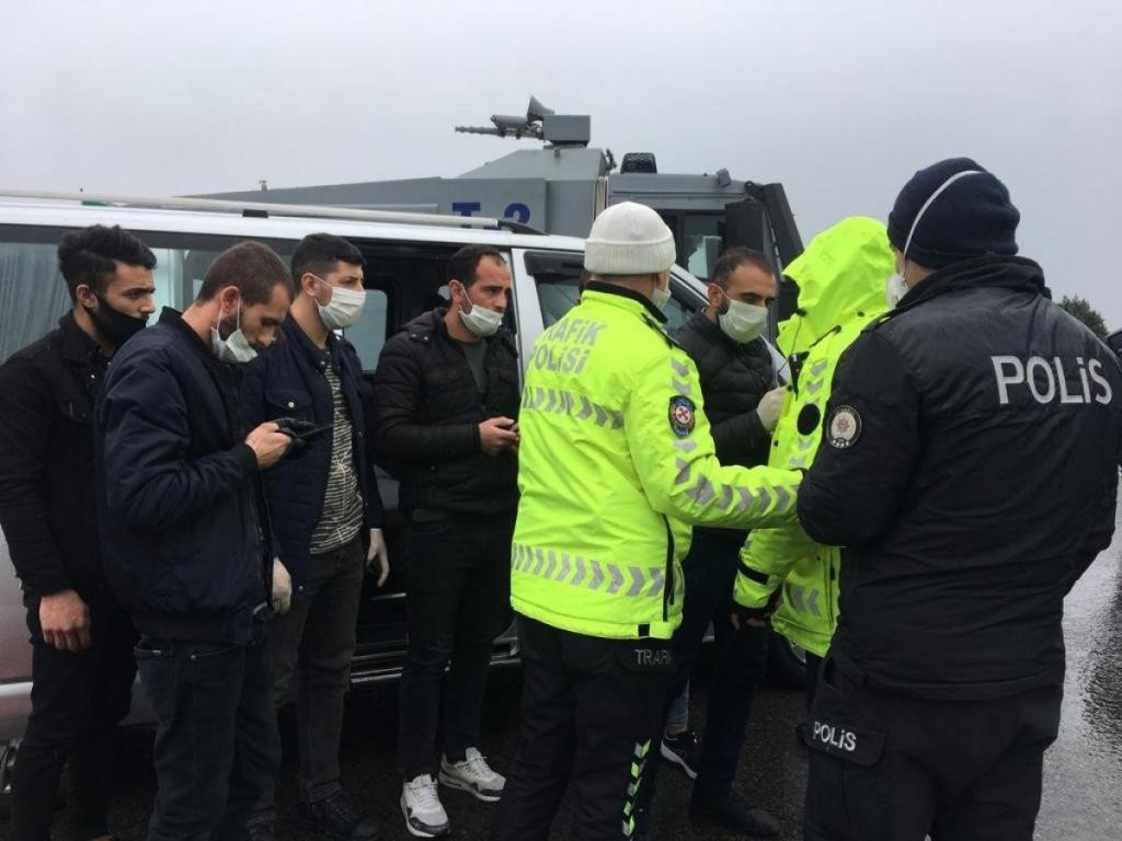 Koronavirüs denetimlerinde ‘pes’ dedirten görüntü