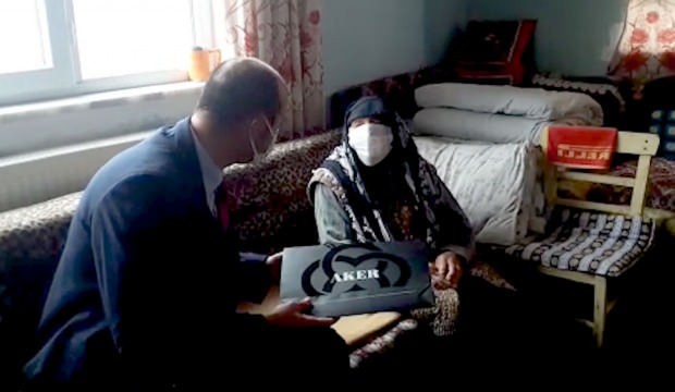 102 yaşındaki Emine nineye Bakan Soylu’dan sürpriz