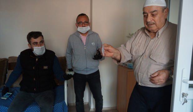 3 aylık emekli maaşını kampanyaya bağışladı