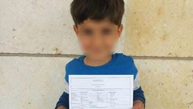 4 yaşındaki çocuğa para cezası kesildi!