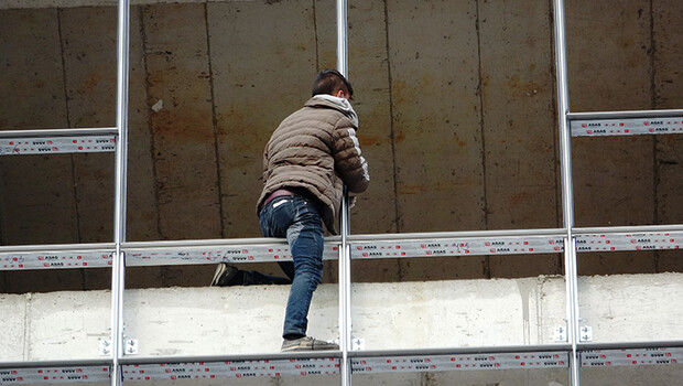 500 lirayla intihardan vazgeçti, 3 bin 150 liralık ceza yedi