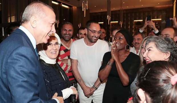 ABD’li şarkıcı Della Miles’ın Türkiye’den isteği dikkat çekti