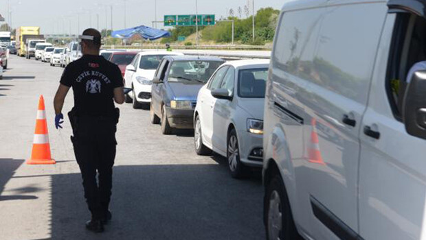 Adana’da sokağa çıkma ve seyahat kısıtlamaları kalktı, yoğunluklar başladı