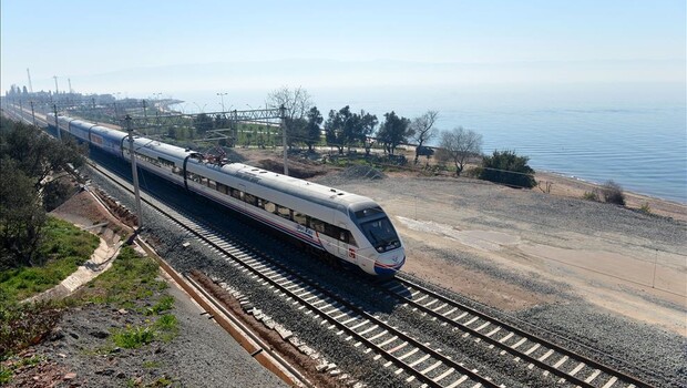 Bakan Karaismailoğlu açıkladı! 2 şehir arasındaki o mesafe 14 dakika kısalacak