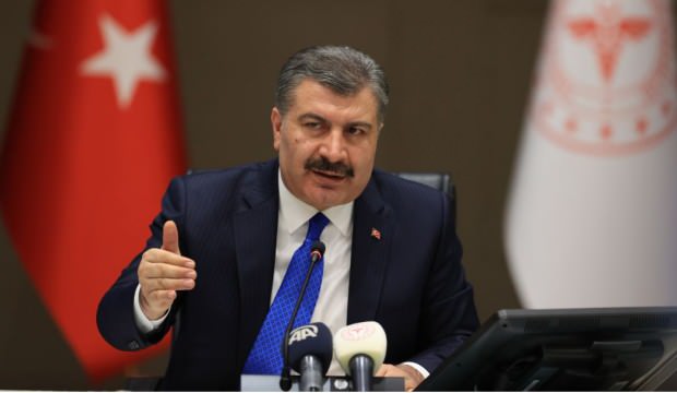 Bakan Koca tehlikeyi açıkladı: Küçük bir ihmal Türkiye’yi etkileyebilir