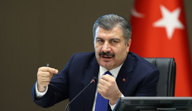 Bakan Koca uyardı: Parkta bile olsa, hâlâ sakıncalı