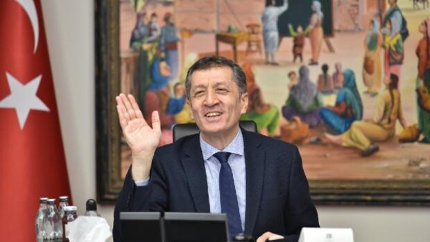 Bakan Selçuk: Yazın EBA TV’de yabancı dil çalışmalarımız olacak