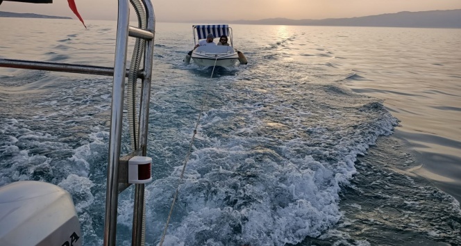 Balıkesir açıklarında 2 kişi Sahil Güvenlik tarafından kurtarıldı