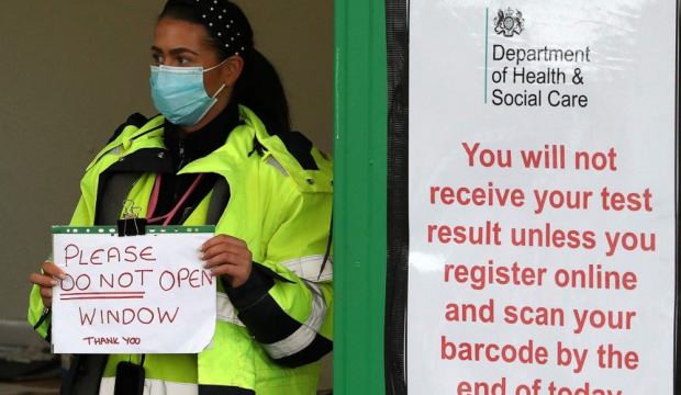 Birleşik Krallık’ta iki haftalık gecikme 30 bin can aldı