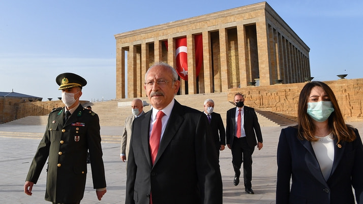 CHP Genel Başkanı Kılıçdaroğlu Anıtkabir’i ziyaret etti