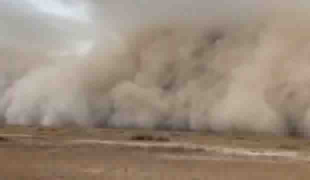 Çin’de sarı kum fırtınası