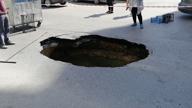 Esenyurt’ta yolda çökme